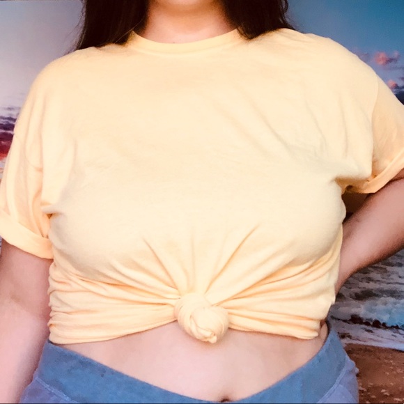 💡Yellow Tee💡 - Picture 1 of 6